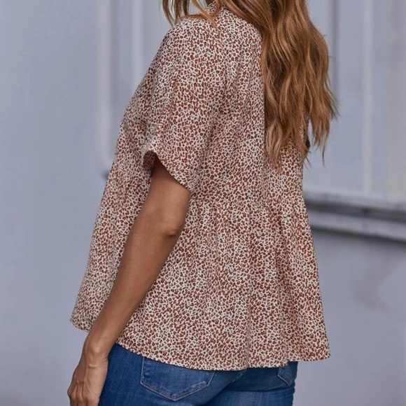 Leopard print v neck smock blouse - Picture 2 of 6